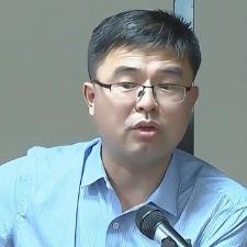 斗半匠戴眼镜的男教师