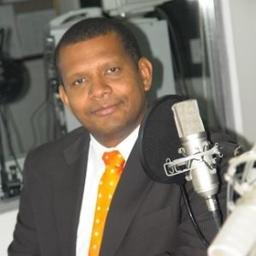Humberto Cancio (Locutor Institucional de Caracol)