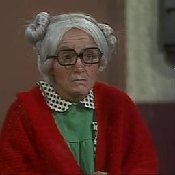 Dona Neves (Cecília Lemes)