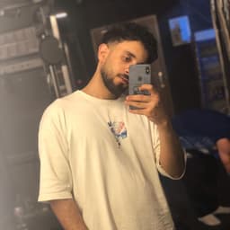 صوت رجالى نجمة 