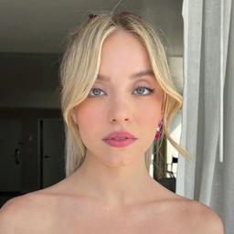 Sydney sweeney Hollywood celebrity from USA 