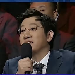 观众席为受到采访