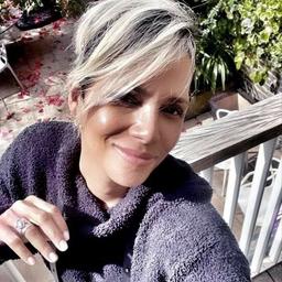 Halle Berry 