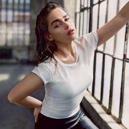 Emilia Clarke 