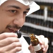 ماجد مراجع العطور 