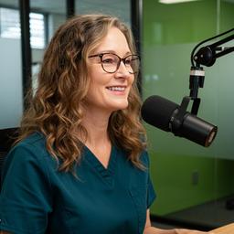 6.27  灵芝咖啡女（top主持人4）