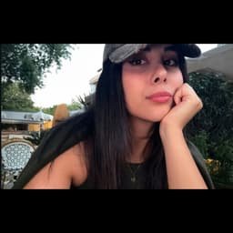 17 years old American girl 