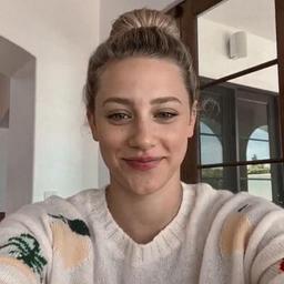Lili Reinhart