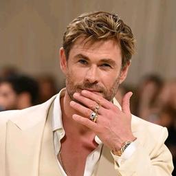 Chris Hemsworth 
