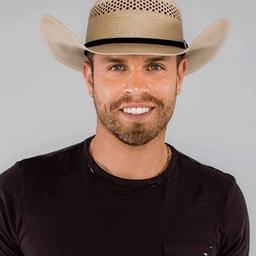 Dustin Lynch 